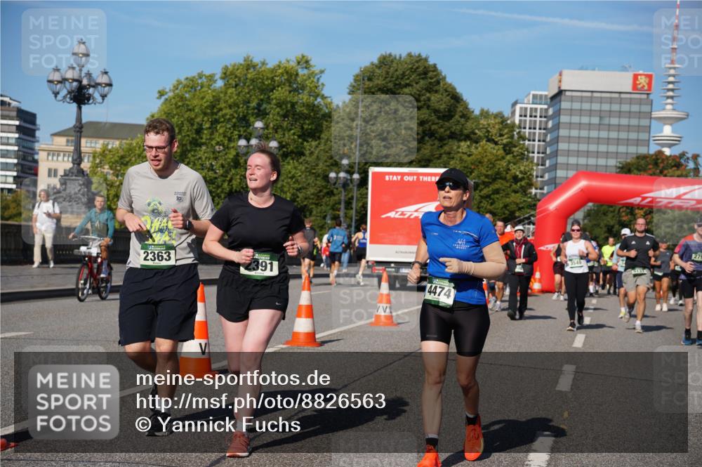 07.09.2025 - BARMER Alsterlauf Yannick Fuchs http://msf.ph/oto/8826563 07.09.2025 10:05:39 Laufen 2363, 10, 2391, 4474, 3549, 279 meine-sportfotos.de