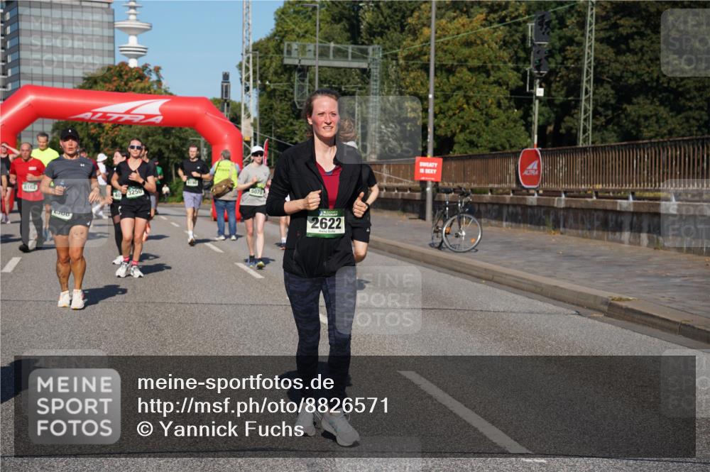 07.09.2025 - BARMER Alsterlauf Yannick Fuchs http://msf.ph/oto/8826571 07.09.2025 10:05:48 Laufen 8162, 40, 3250, 5070, 2622 meine-sportfotos.de