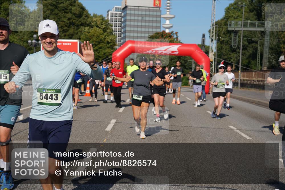 07.09.2025 - BARMER Alsterlauf Yannick Fuchs http://msf.ph/oto/8826574 07.09.2025 10:05:48 Laufen 15, 5443, 2586, 5070 meine-sportfotos.de