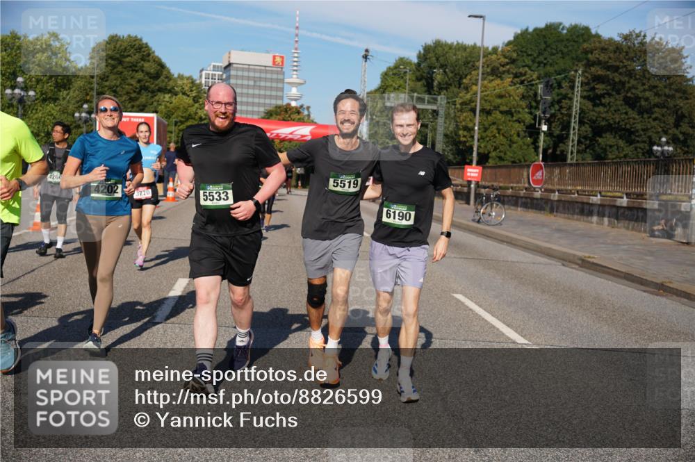 07.09.2025 - BARMER Alsterlauf Yannick Fuchs http://msf.ph/oto/8826599 07.09.2025 10:05:56 Laufen 14, 5519, 4260, 4202, 3770, 5533, 6190 meine-sportfotos.de