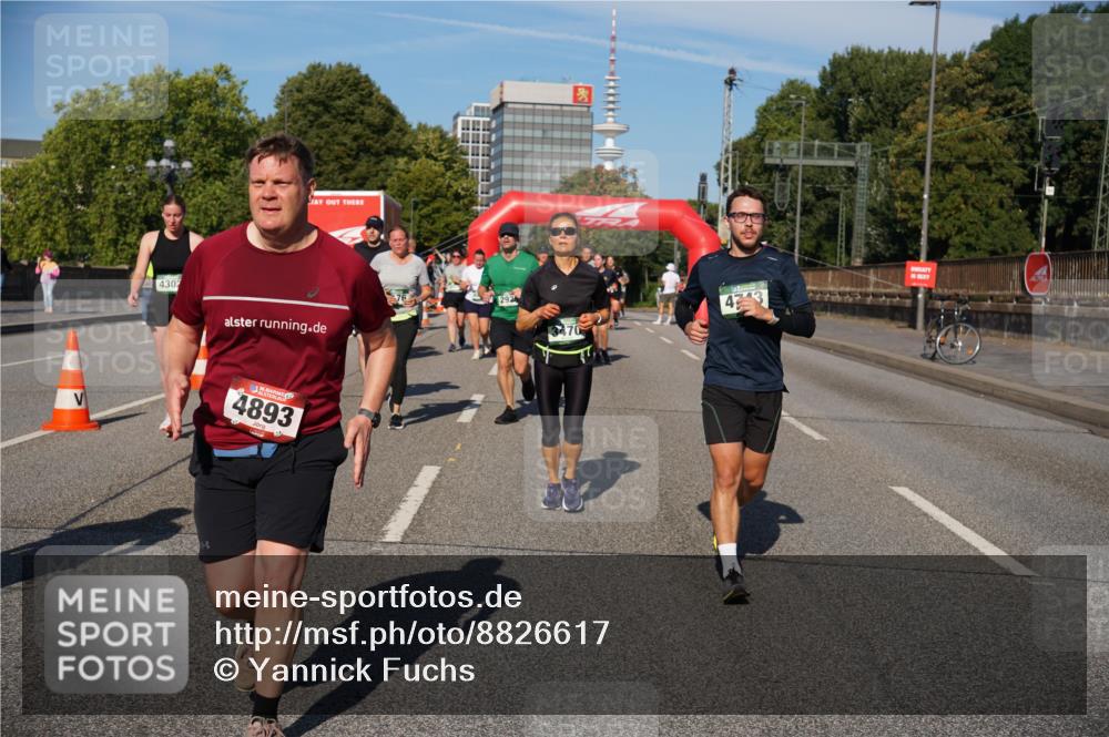 07.09.2025 - BARMER Alsterlauf Yannick Fuchs http://msf.ph/oto/8826617 07.09.2025 10:06:00 Laufen 4302, 4893, 470 meine-sportfotos.de
