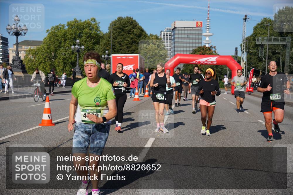 07.09.2025 - BARMER Alsterlauf Yannick Fuchs http://msf.ph/oto/8826652 07.09.2025 10:06:10 Laufen 3973, 48, 244, 4321, 846, 4159, 5816 meine-sportfotos.de