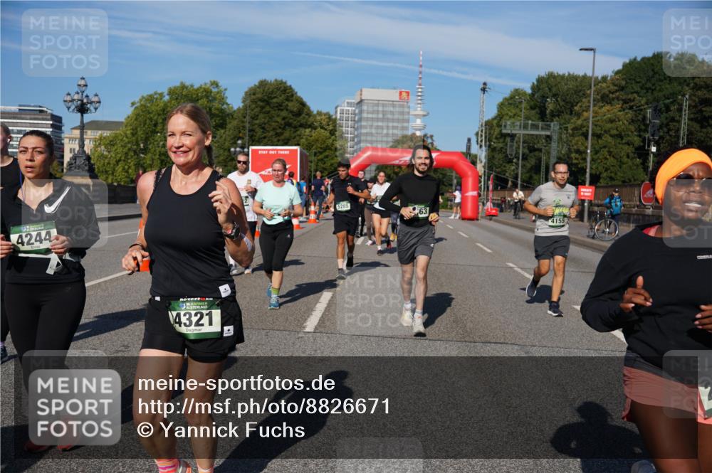 07.09.2025 - BARMER Alsterlauf Yannick Fuchs http://msf.ph/oto/8826671 07.09.2025 10:06:13 Laufen 4244, 36, 4321, 5285, 4155 meine-sportfotos.de