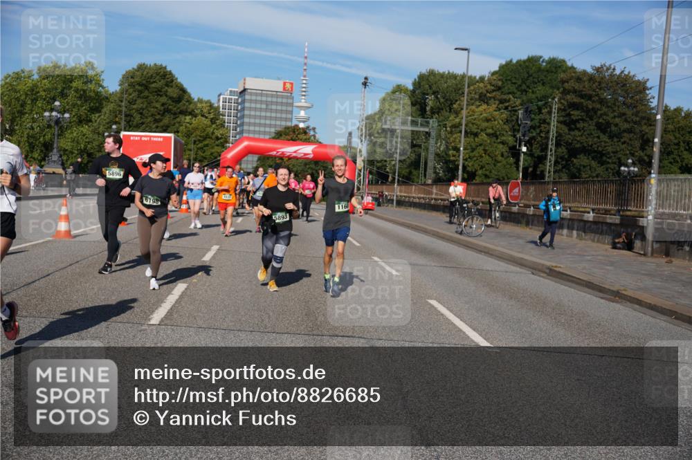 07.09.2025 - BARMER Alsterlauf Yannick Fuchs http://msf.ph/oto/8826685 07.09.2025 10:06:17 Laufen 5896, 6798, 1160, 5893 meine-sportfotos.de