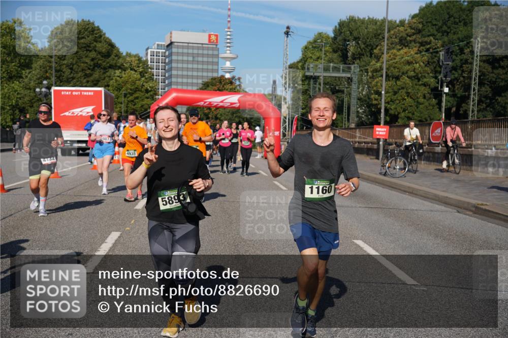 07.09.2025 - BARMER Alsterlauf Yannick Fuchs http://msf.ph/oto/8826690 07.09.2025 10:06:19 Laufen 4132, 3987, 4935, 5893, 2895, 1160 meine-sportfotos.de