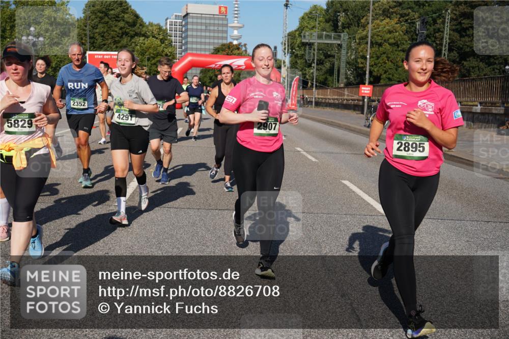 07.09.2025 - BARMER Alsterlauf Yannick Fuchs http://msf.ph/oto/8826708 07.09.2025 10:06:26 Laufen 5829, 2352, 4291, 3756, 3, 2907, 1000, 136, 2895 meine-sportfotos.de