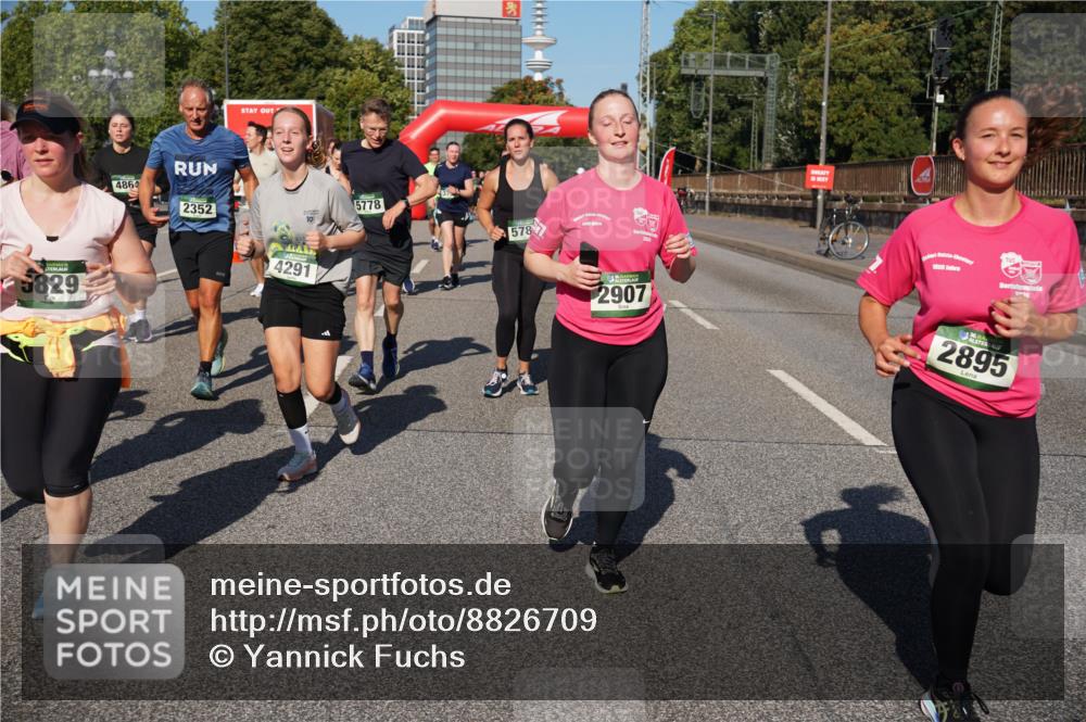 07.09.2025 - BARMER Alsterlauf Yannick Fuchs http://msf.ph/oto/8826709 07.09.2025 10:06:26 Laufen 5829, 4864, 2352, 4291, 5778, 578, 2907, 1000, 2, 36, 2895 meine-sportfotos.de