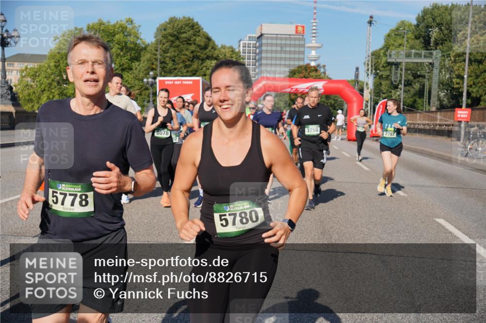 07.09.2025 - BARMER Alsterlauf Yannick Fuchs http://msf.ph/oto/8826715 07.09.2025 10:06:28 Laufen 36, 5778, 8078, 36, 5780, 3758, 2787 meine-sportfotos.de