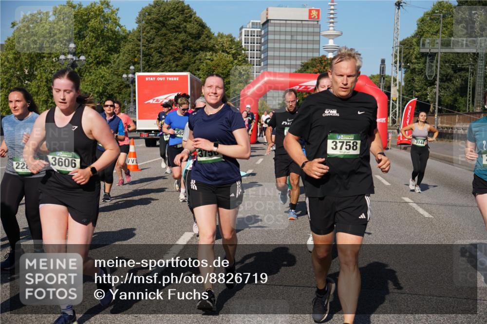 07.09.2025 - BARMER Alsterlauf Yannick Fuchs http://msf.ph/oto/8826719 07.09.2025 10:06:30 Laufen 22, 3606, 582, 36, 3758, 3144, 2 meine-sportfotos.de
