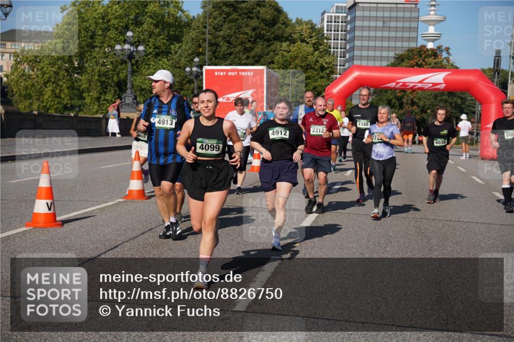 07.09.2025 - BARMER Alsterlauf Yannick Fuchs http://msf.ph/oto/8826750 07.09.2025 10:06:39 Laufen 2865, 865, 04913, 2312, 4912, 4099, 1188, 23, 6038, 50 meine-sportfotos.de