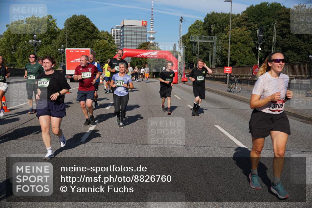 07.09.2025 - BARMER Alsterlauf Yannick Fuchs http://msf.ph/oto/8826760 07.09.2025 10:06:41 Laufen 2116, 4912, 2312, 118, 6038, 2311, 5009, 3700 meine-sportfotos.de