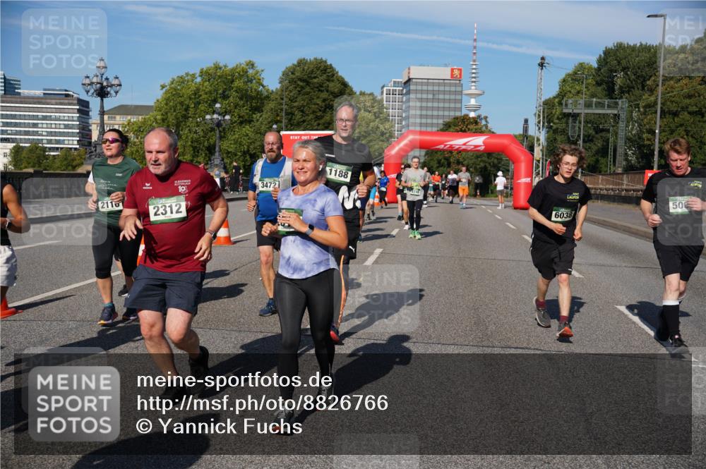 07.09.2025 - BARMER Alsterlauf Yannick Fuchs http://msf.ph/oto/8826766 07.09.2025 10:06:43 Laufen 2116, 30, 10, 2312, 3472, 1188, 6038, 50 meine-sportfotos.de