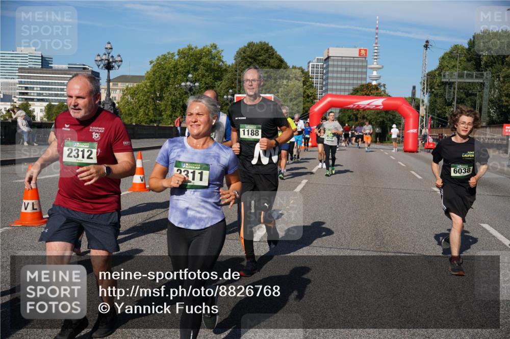 07.09.2025 - BARMER Alsterlauf Yannick Fuchs http://msf.ph/oto/8826768 07.09.2025 10:06:43 Laufen 30, 2312, 2311, 1188, 6038 meine-sportfotos.de