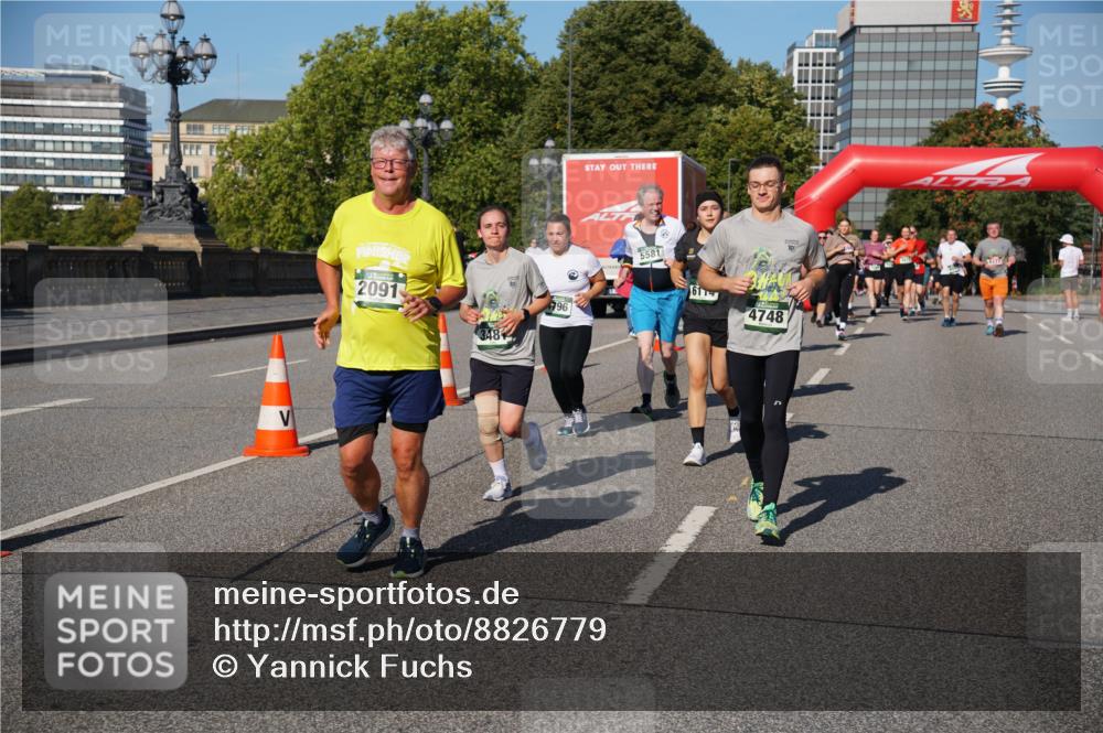 07.09.2025 - BARMER Alsterlauf Yannick Fuchs http://msf.ph/oto/8826779 07.09.2025 10:06:46 Laufen 2091, 348, 796, 5581, 611, 4748 meine-sportfotos.de