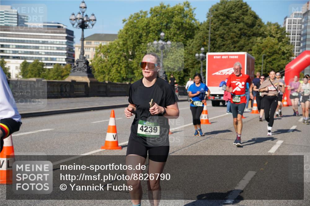 07.09.2025 - BARMER Alsterlauf Yannick Fuchs http://msf.ph/oto/8826790 07.09.2025 10:06:50 Laufen 4239, 8404, 205 meine-sportfotos.de
