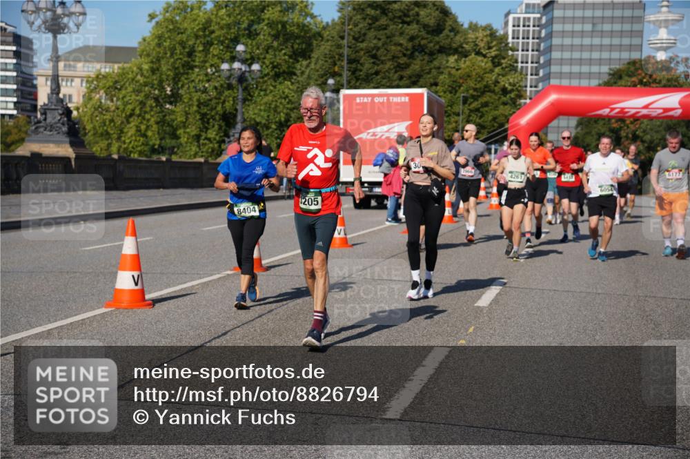 07.09.2025 - BARMER Alsterlauf Yannick Fuchs http://msf.ph/oto/8826794 07.09.2025 10:06:52 Laufen 8404, 205, 30, 2966, 4261, 54, 6177, 6054 meine-sportfotos.de