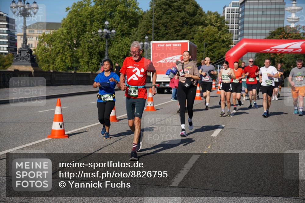 07.09.2025 - BARMER Alsterlauf Yannick Fuchs http://msf.ph/oto/8826795 07.09.2025 10:06:52 Laufen 8404, 205, 3088, 4261, 2966, 6054, 6177 meine-sportfotos.de