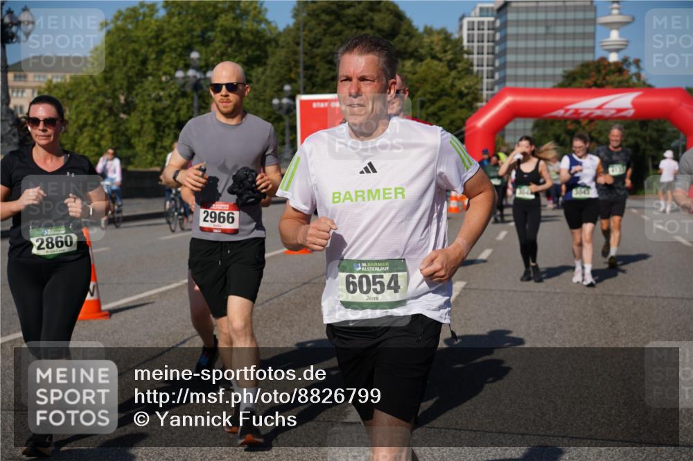 07.09.2025 - BARMER Alsterlauf Yannick Fuchs http://msf.ph/oto/8826799 07.09.2025 10:06:58 Laufen 2860, 2966, 36, 6054, 3641 meine-sportfotos.de