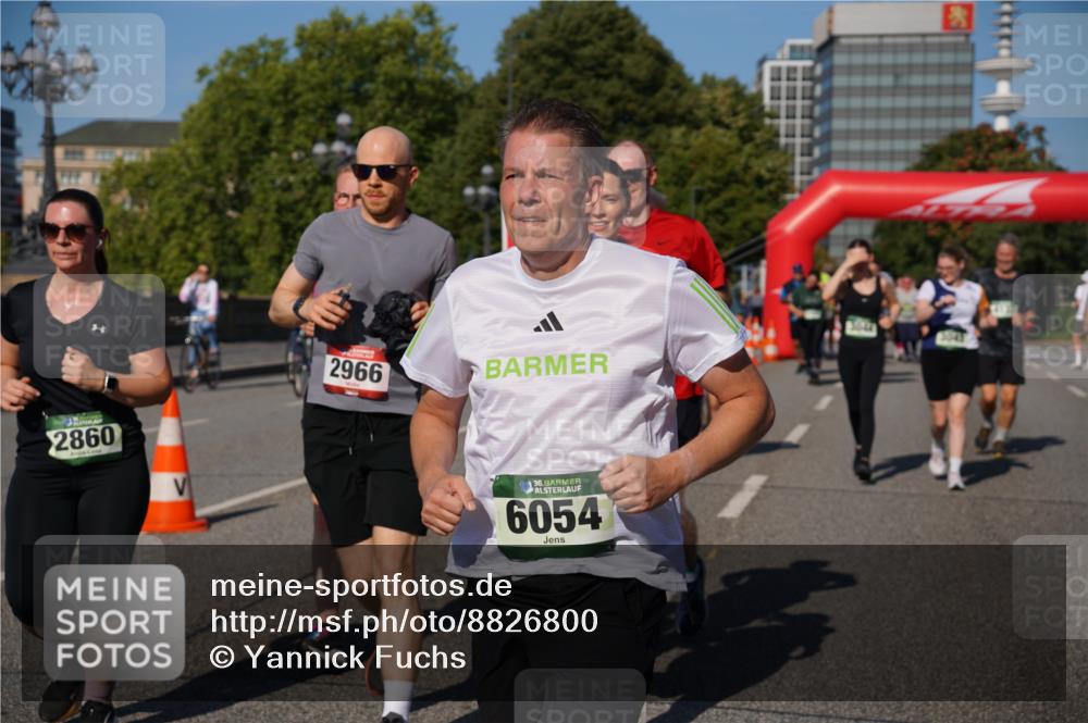 07.09.2025 - BARMER Alsterlauf Yannick Fuchs http://msf.ph/oto/8826800 07.09.2025 10:06:58 Laufen 717, 2860, 2966, 3841, 36, 6054 meine-sportfotos.de