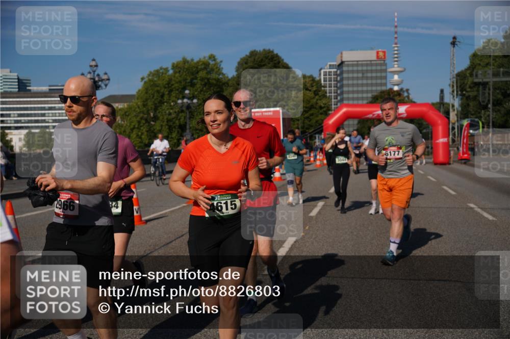 07.09.2025 - BARMER Alsterlauf Yannick Fuchs http://msf.ph/oto/8826803 07.09.2025 10:06:59 Laufen 1966, 4615, 6177 meine-sportfotos.de