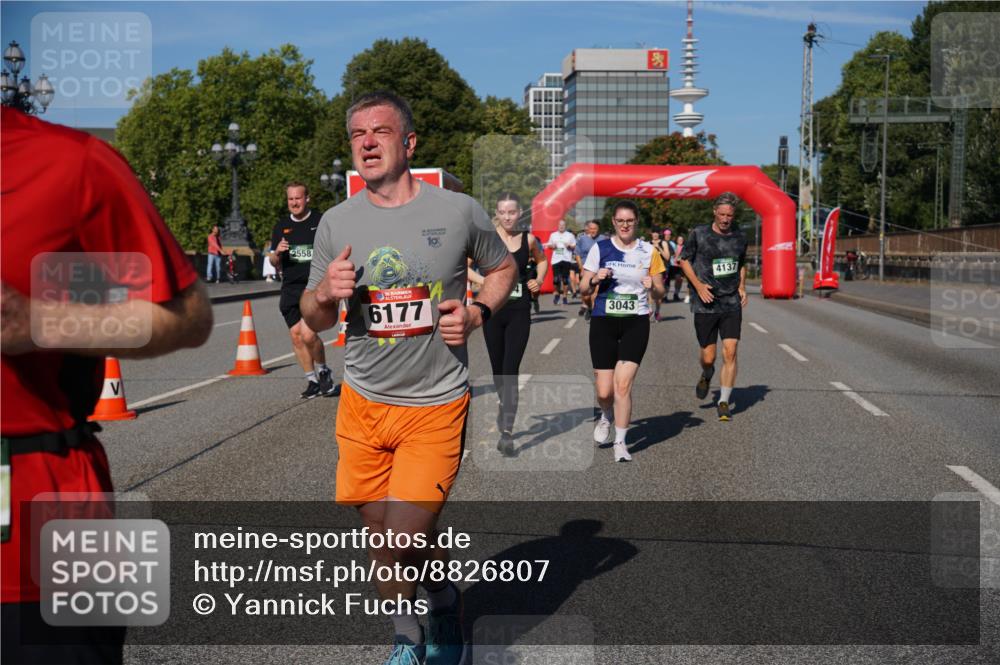 07.09.2025 - BARMER Alsterlauf Yannick Fuchs http://msf.ph/oto/8826807 07.09.2025 10:07:00 Laufen 2558, 36, 6177, 10, 3043, 4137 meine-sportfotos.de