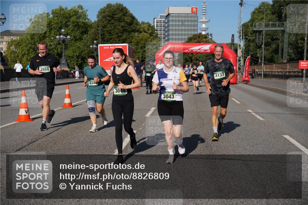 07.09.2025 - BARMER Alsterlauf Yannick Fuchs http://msf.ph/oto/8826809 07.09.2025 10:07:01 Laufen 2558, 8340, 304, 4137, 3043 meine-sportfotos.de