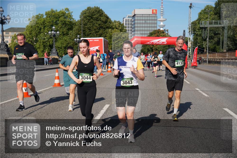 07.09.2025 - BARMER Alsterlauf Yannick Fuchs http://msf.ph/oto/8826812 07.09.2025 10:07:01 Laufen 255, 3044, 3043, 4137 meine-sportfotos.de