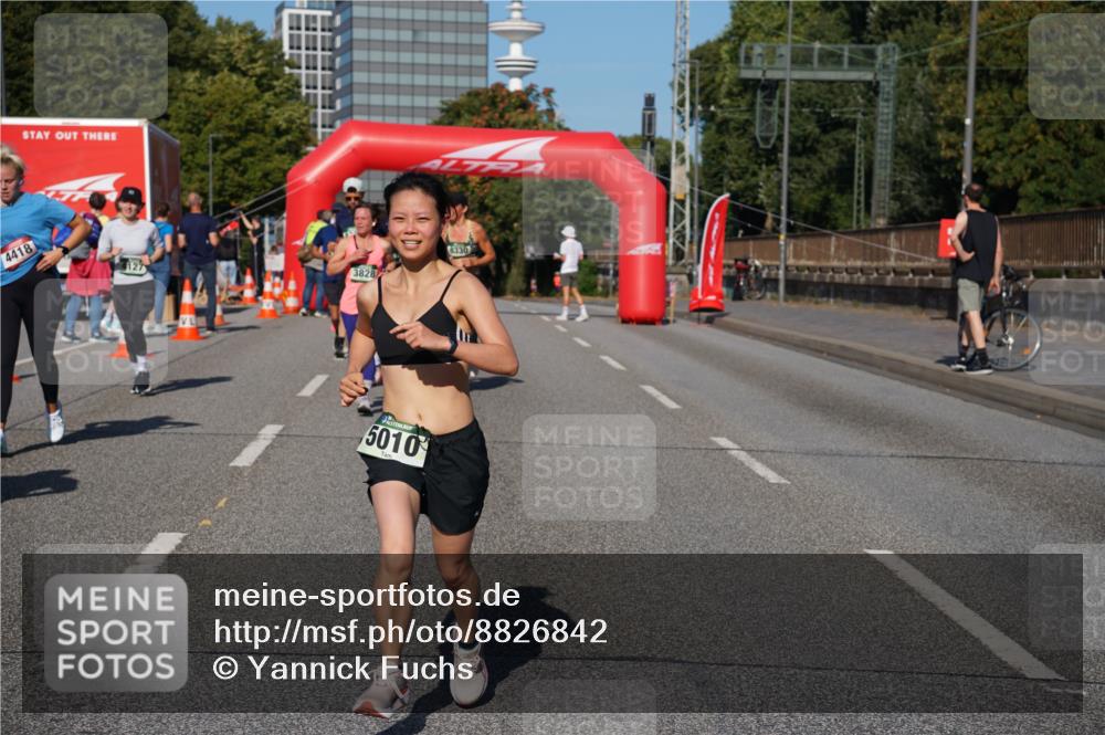 07.09.2025 - BARMER Alsterlauf Yannick Fuchs http://msf.ph/oto/8826842 07.09.2025 10:07:14 Laufen 4418, 127, 3828, 5010, 8330 meine-sportfotos.de