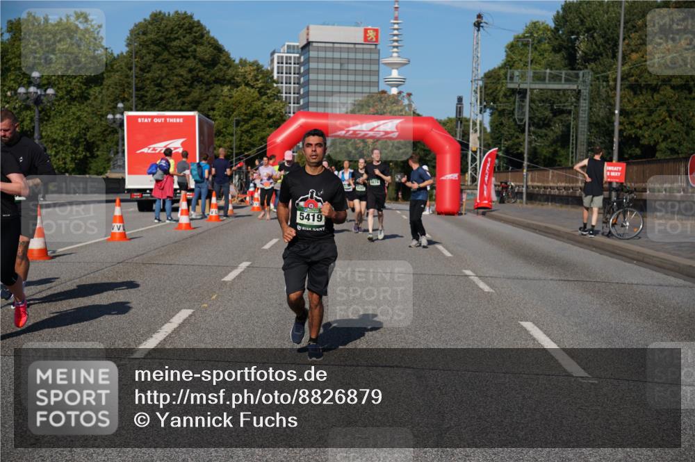 07.09.2025 - BARMER Alsterlauf Yannick Fuchs http://msf.ph/oto/8826879 07.09.2025 10:07:24 Laufen 5419, 5674 meine-sportfotos.de