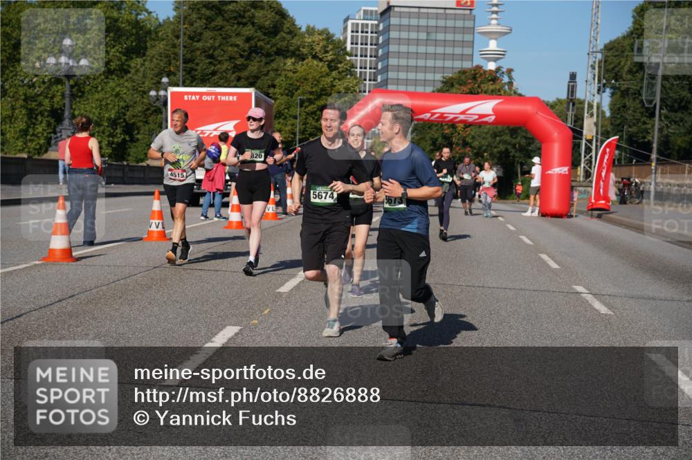 07.09.2025 - BARMER Alsterlauf Yannick Fuchs http://msf.ph/oto/8826888 07.09.2025 10:07:28 Laufen 4515, 820, 5674, 5673 meine-sportfotos.de