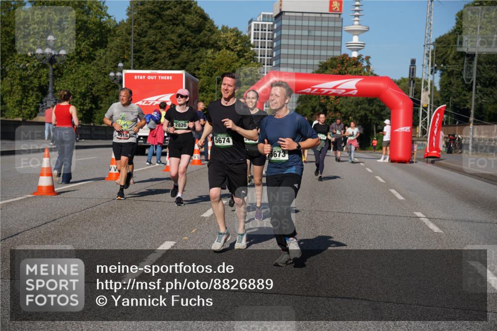 07.09.2025 - BARMER Alsterlauf Yannick Fuchs http://msf.ph/oto/8826889 07.09.2025 10:07:28 Laufen 4515, 2820, 5674, 6673 meine-sportfotos.de