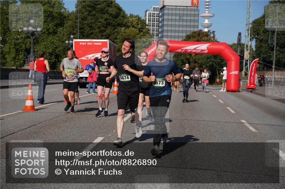 07.09.2025 - BARMER Alsterlauf Yannick Fuchs http://msf.ph/oto/8826890 07.09.2025 10:07:28 Laufen 4515, 2820, 5674, 52, 673, 3791 meine-sportfotos.de