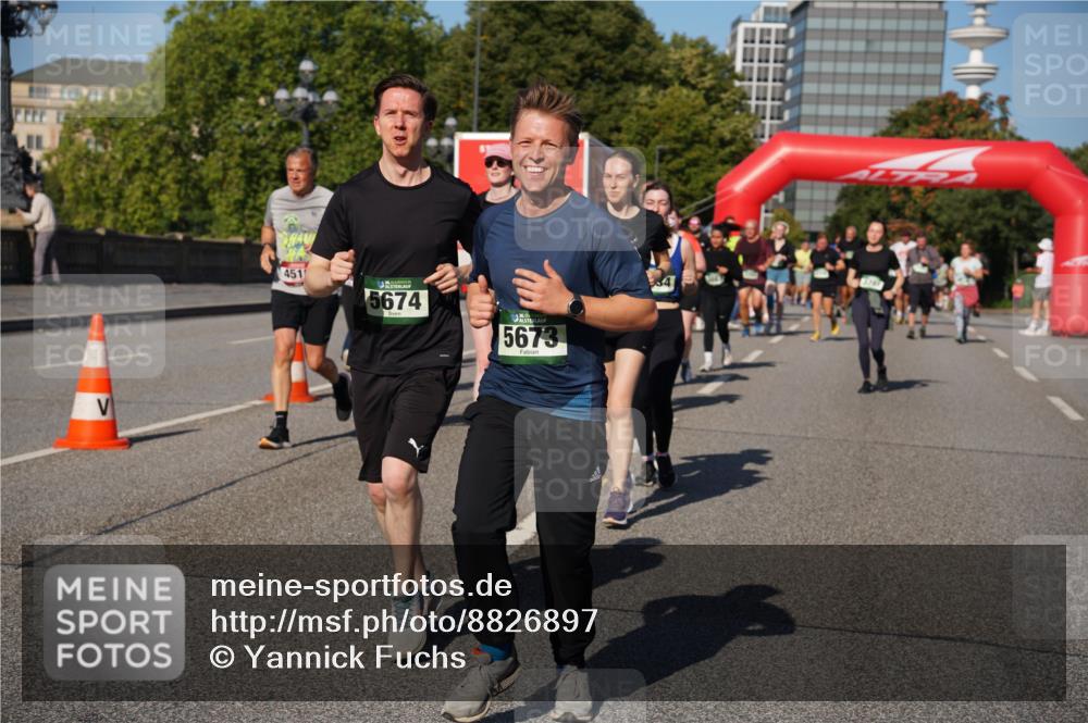 07.09.2025 - BARMER Alsterlauf Yannick Fuchs http://msf.ph/oto/8826897 07.09.2025 10:07:29 Laufen 451, 5674, 5673 meine-sportfotos.de