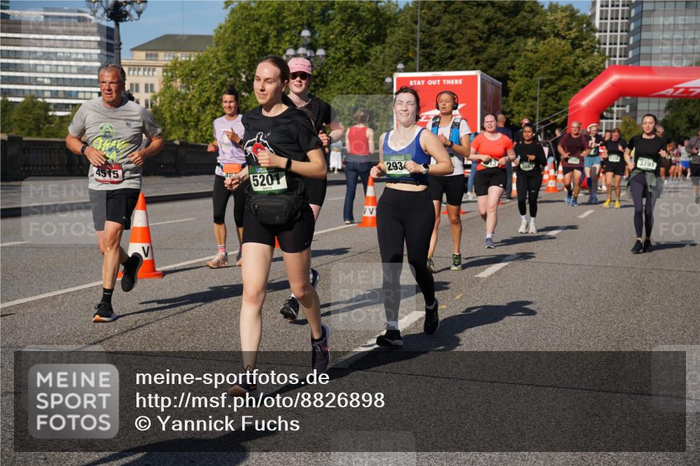 07.09.2025 - BARMER Alsterlauf Yannick Fuchs http://msf.ph/oto/8826898 07.09.2025 10:07:30 Laufen 4515, 5201, 293, 3867, 3791 meine-sportfotos.de