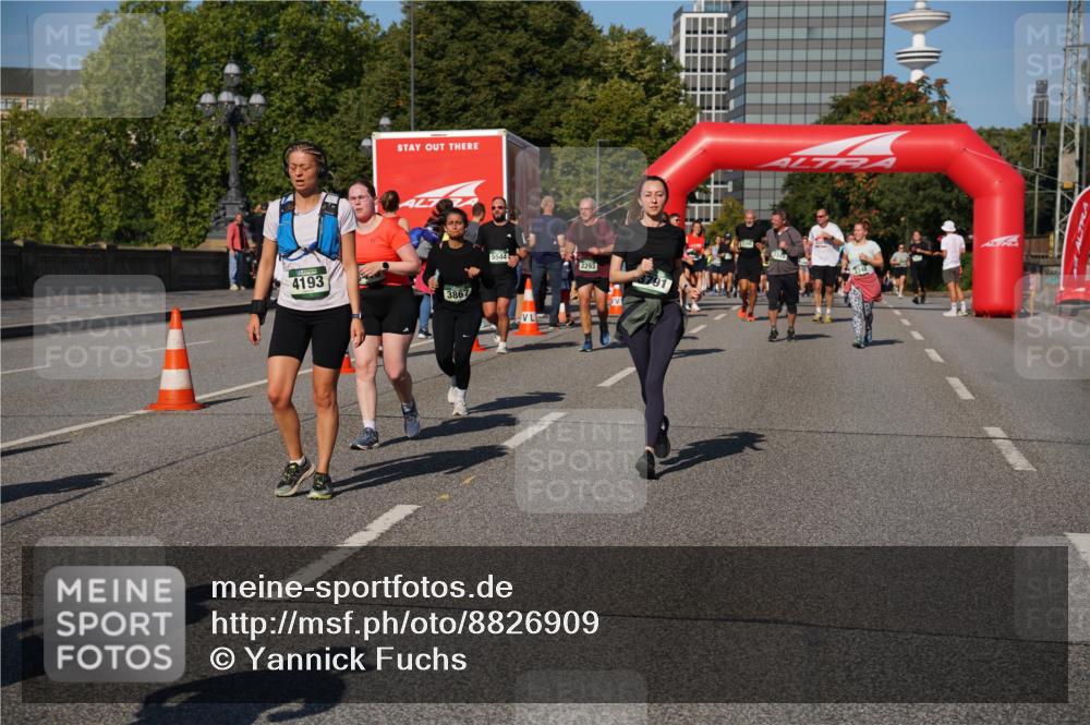 07.09.2025 - BARMER Alsterlauf Yannick Fuchs http://msf.ph/oto/8826909 07.09.2025 10:07:32 Laufen 4193, 3867, 2293 meine-sportfotos.de
