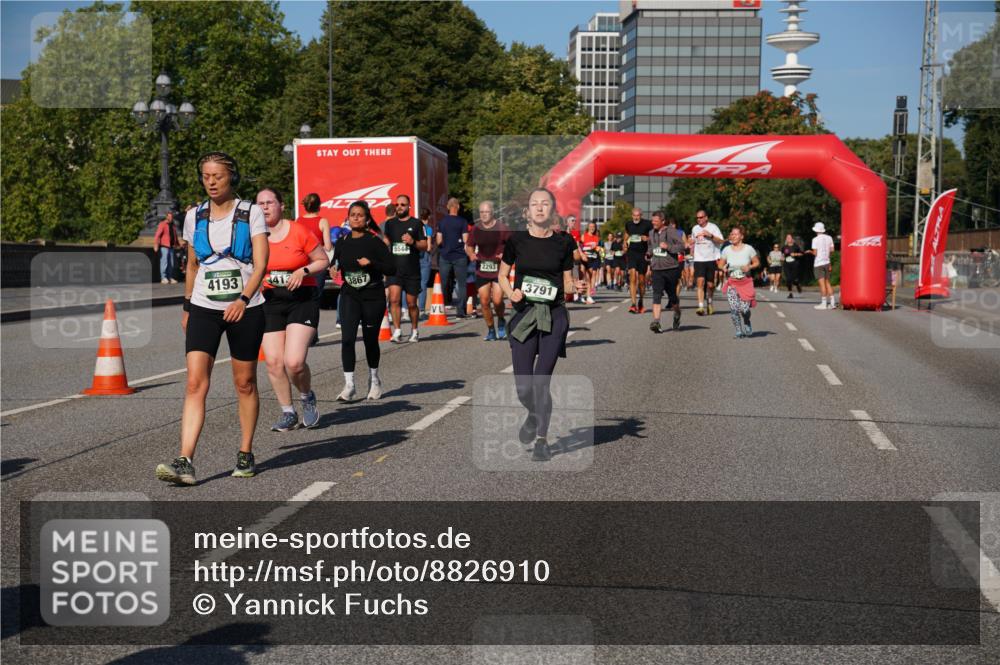 07.09.2025 - BARMER Alsterlauf Yannick Fuchs http://msf.ph/oto/8826910 07.09.2025 10:07:32 Laufen 4193, 3867, 2293, 3791 meine-sportfotos.de