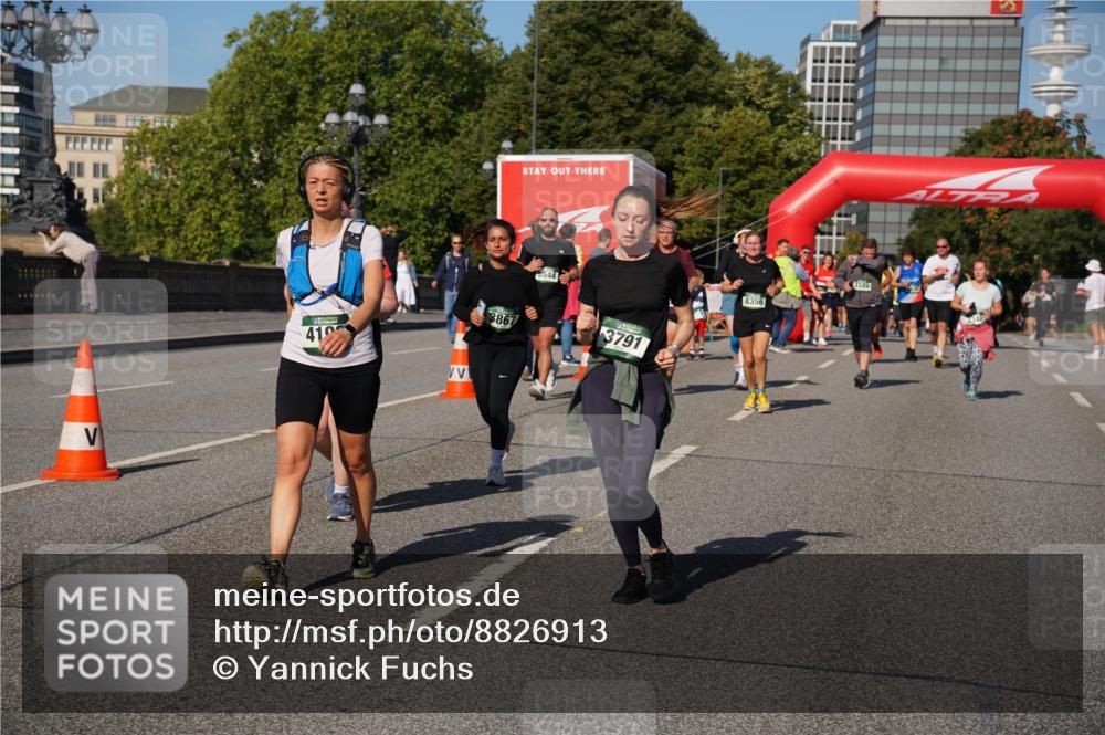 07.09.2025 - BARMER Alsterlauf Yannick Fuchs http://msf.ph/oto/8826913 07.09.2025 10:07:33 Laufen 410, 3867, 3791, 8356, 3349 meine-sportfotos.de