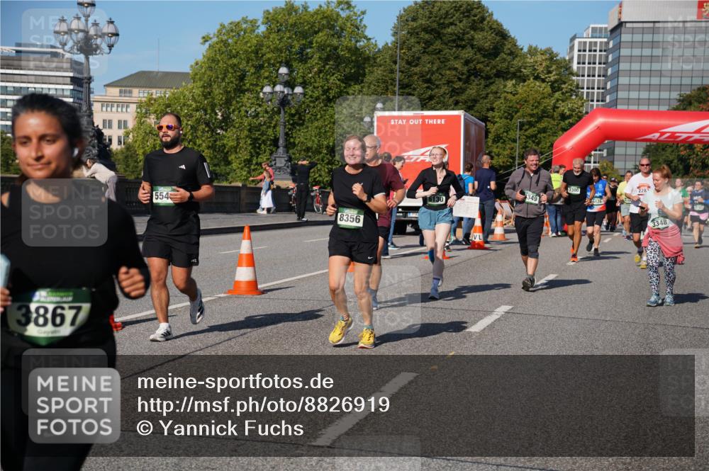 07.09.2025 - BARMER Alsterlauf Yannick Fuchs http://msf.ph/oto/8826919 07.09.2025 10:07:37 Laufen 3867, 554, 8356, 2300, 349, 6126, 3348, 3703 meine-sportfotos.de