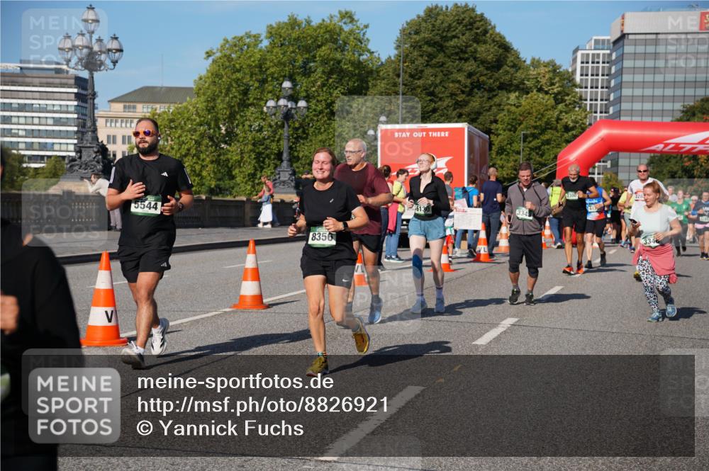 07.09.2025 - BARMER Alsterlauf Yannick Fuchs http://msf.ph/oto/8826921 07.09.2025 10:07:37 Laufen 5544, 8356, 6130, 334, 612, 3 meine-sportfotos.de