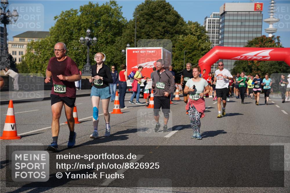 07.09.2025 - BARMER Alsterlauf Yannick Fuchs http://msf.ph/oto/8826925 07.09.2025 10:07:38 Laufen 2293, 6130, 3349, 2300, 3348, 2283 meine-sportfotos.de
