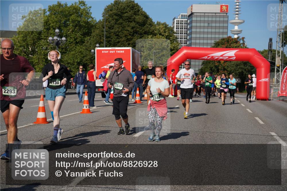 07.09.2025 - BARMER Alsterlauf Yannick Fuchs http://msf.ph/oto/8826928 07.09.2025 10:07:39 Laufen 2293, 6130, 3349, 230, 3348, 2283 meine-sportfotos.de