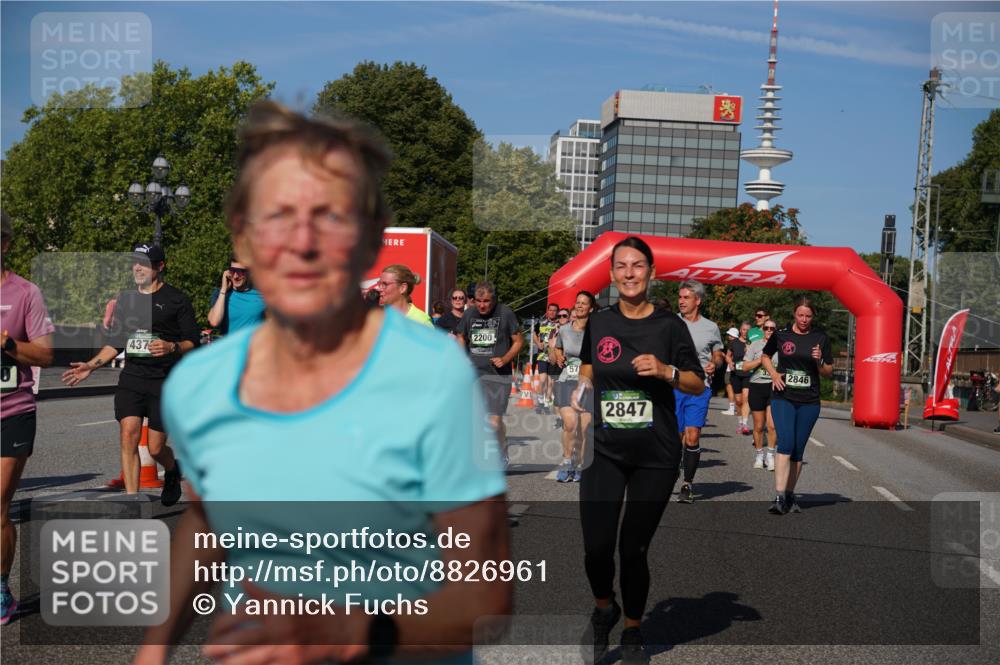 07.09.2025 - BARMER Alsterlauf Yannick Fuchs http://msf.ph/oto/8826961 07.09.2025 10:07:49 Laufen 437, 2200, 57, 2847, 2846 meine-sportfotos.de