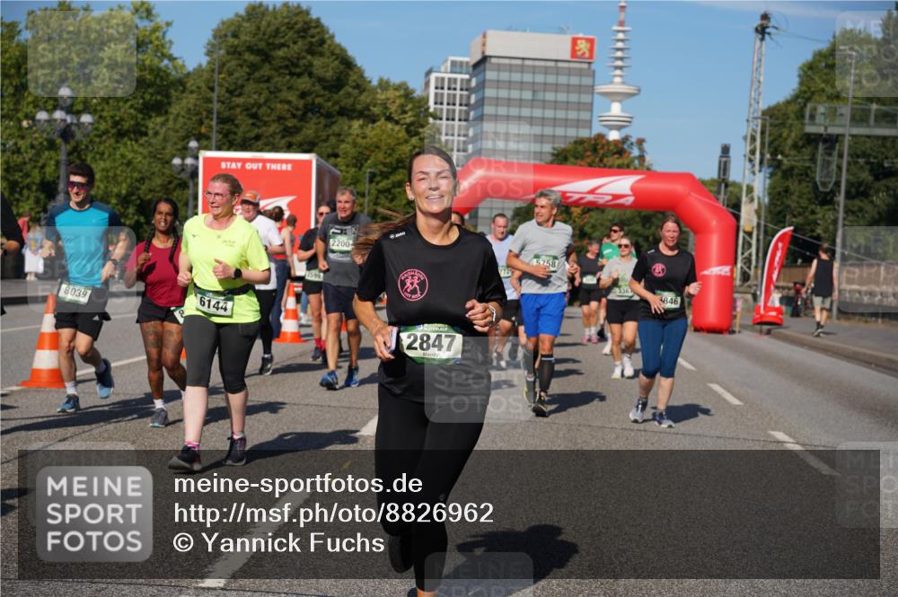07.09.2025 - BARMER Alsterlauf Yannick Fuchs http://msf.ph/oto/8826962 07.09.2025 10:07:50 Laufen 8039, 6144, 2599, 2200, 2847, 6, 5758, 336, 846 meine-sportfotos.de