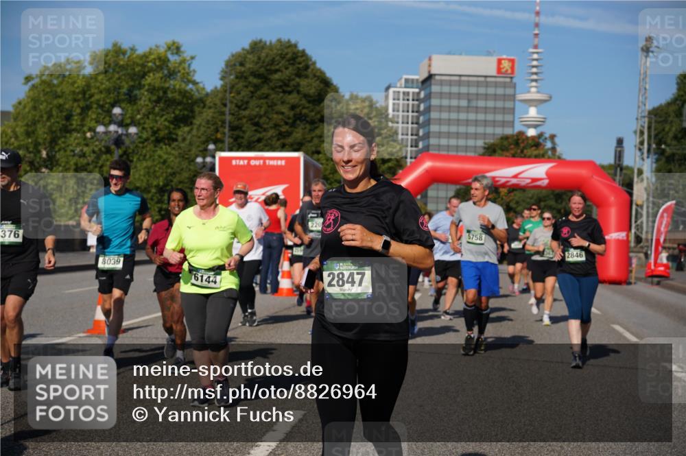 07.09.2025 - BARMER Alsterlauf Yannick Fuchs http://msf.ph/oto/8826964 07.09.2025 10:07:50 Laufen 220, 376, 8039, 6144, 35, 2847, 5758, 561, 2846 meine-sportfotos.de