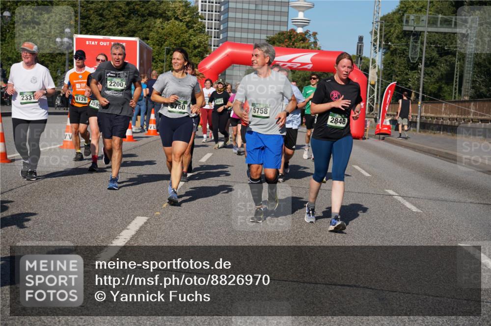 07.09.2025 - BARMER Alsterlauf Yannick Fuchs http://msf.ph/oto/8826970 07.09.2025 10:07:52 Laufen 2200, 2331, 8126, 2599, 760, 4491, 5758, 2846 meine-sportfotos.de