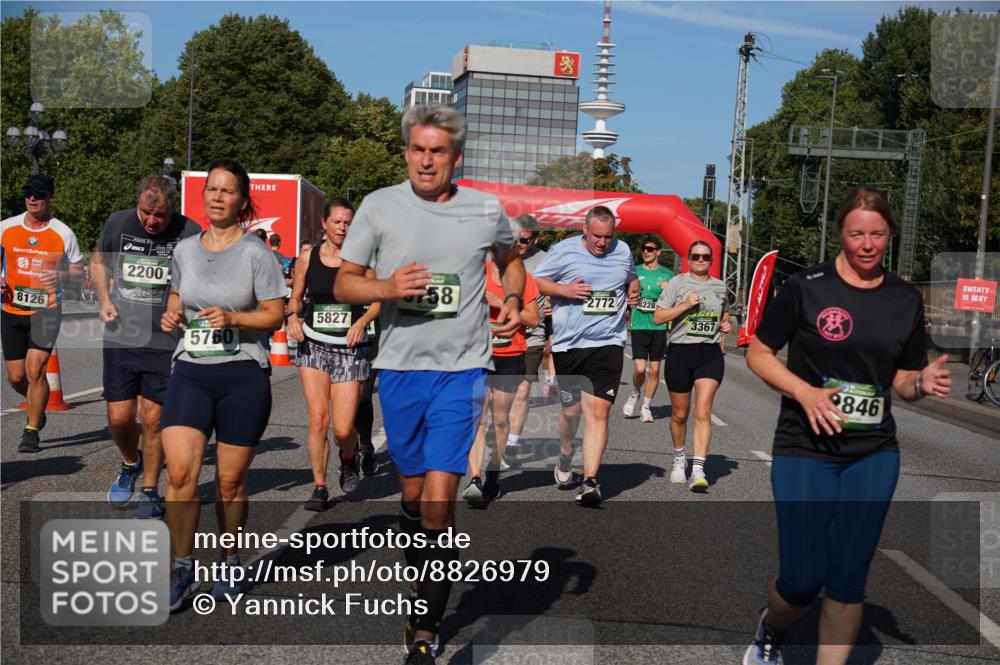 07.09.2025 - BARMER Alsterlauf Yannick Fuchs http://msf.ph/oto/8826979 07.09.2025 10:07:54 Laufen 8126, 2200, 5827, 5760, 58, 2772, 8228, 3367, 846 meine-sportfotos.de