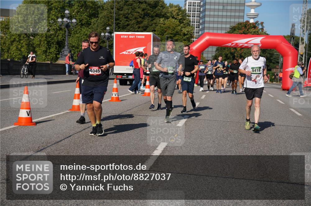 07.09.2025 - BARMER Alsterlauf Yannick Fuchs http://msf.ph/oto/8827037 07.09.2025 10:08:06 Laufen 5956, 4045, 5448, 5418 meine-sportfotos.de
