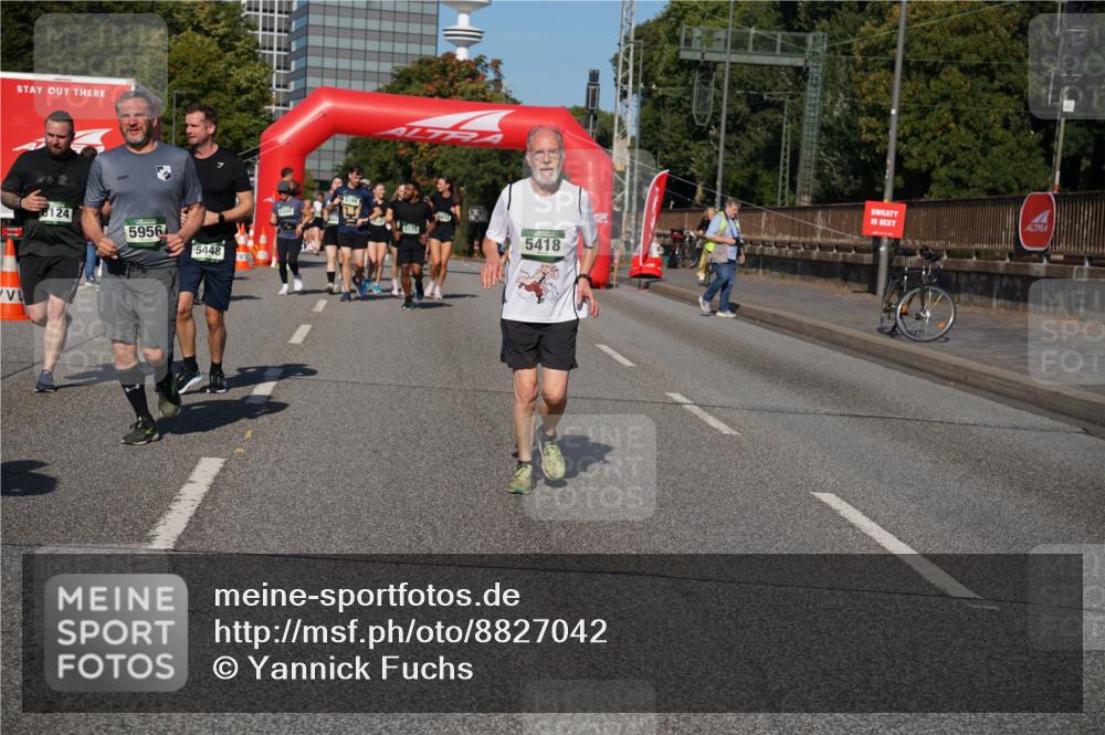 07.09.2025 - BARMER Alsterlauf Yannick Fuchs http://msf.ph/oto/8827042 07.09.2025 10:08:07 Laufen 124, 5956, 5448, 5175, 5418 meine-sportfotos.de