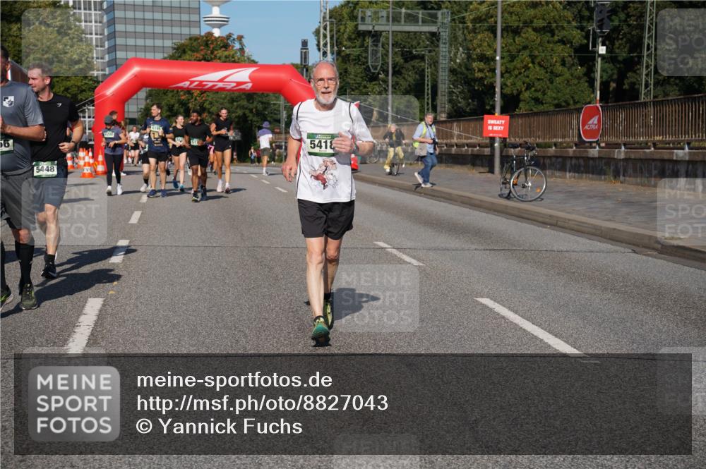 07.09.2025 - BARMER Alsterlauf Yannick Fuchs http://msf.ph/oto/8827043 07.09.2025 10:08:08 Laufen 56, 5448, 6199, 5418 meine-sportfotos.de