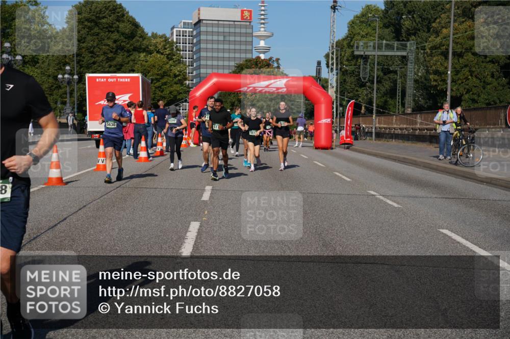07.09.2025 - BARMER Alsterlauf Yannick Fuchs http://msf.ph/oto/8827058 07.09.2025 10:08:11 Laufen 7, 8, 5630, 6200 meine-sportfotos.de